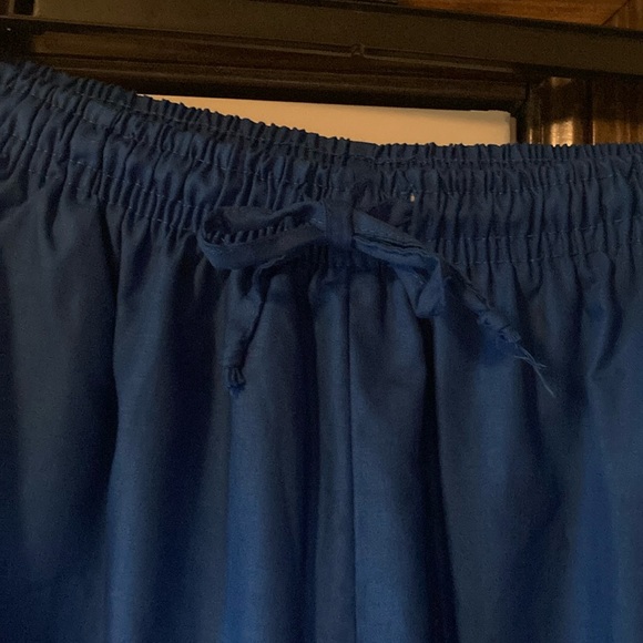 XL Life Line Vivid Blue Scrubs - Picture 7 of 12